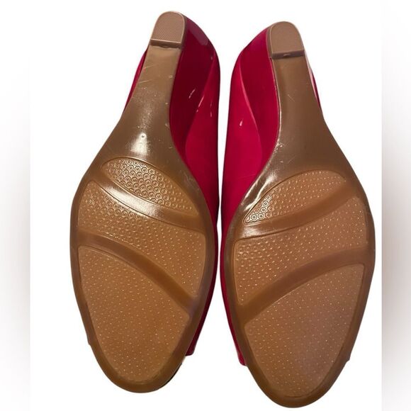 ALFANI RED PATENT PEEP TOE WEDGE, 9.5 - Picture 5 of 7